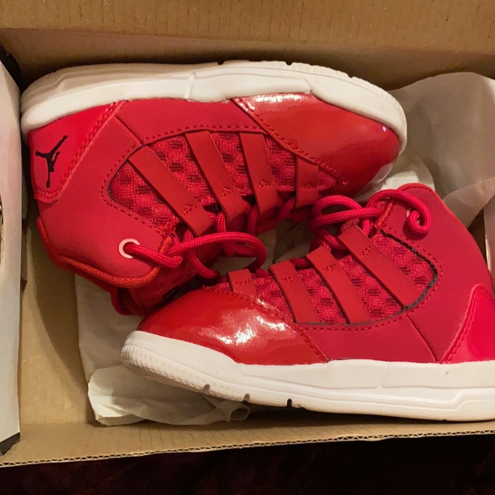 Baby Jordan’s - Picture 3 of 3